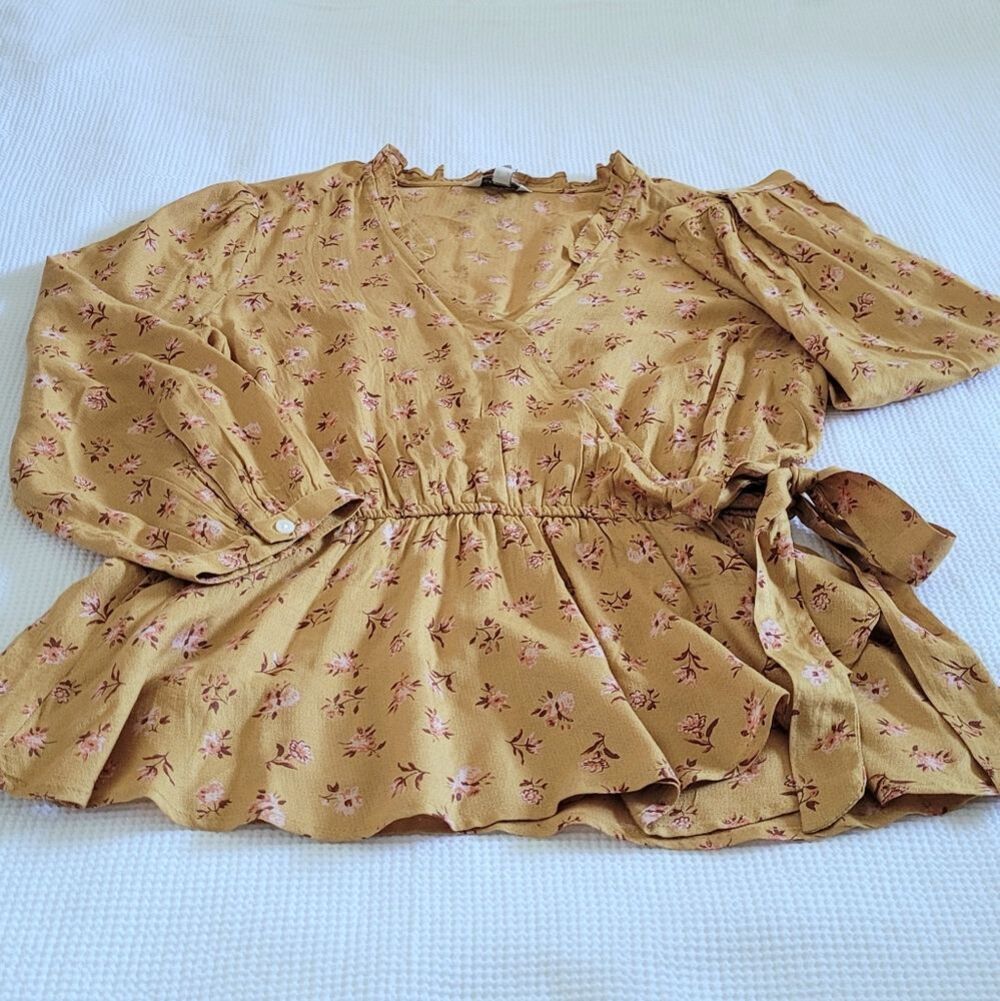 Lucky🍀 Brand Floral💐 Marigold Faux SurpliceTop - Picture 14 of 16